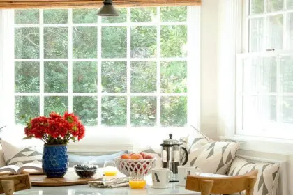 Breakfast nook 690x1024