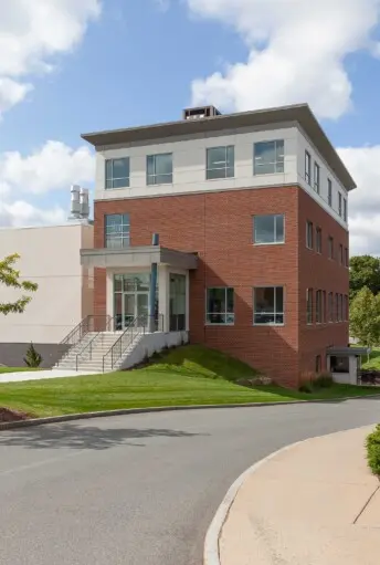 Ginger Judge Science Building Vertical Landing Ext2 2022 12 16 124541 ympv