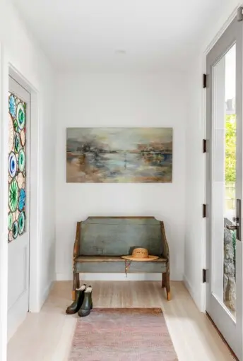 Shadesof White Tall Int3