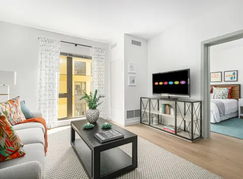 Canvas Michael Alan Media L Int 31 copy 1032 760