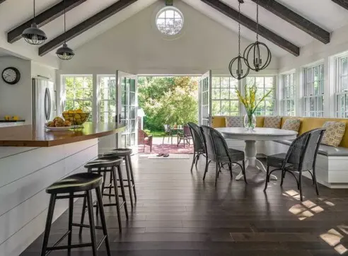 SV Design STUYCNTRST hero 2022 12 16 125002 dcqg