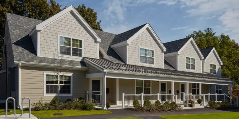 2 cover MESSINGER 101123 Granite St 0 O1 A6595