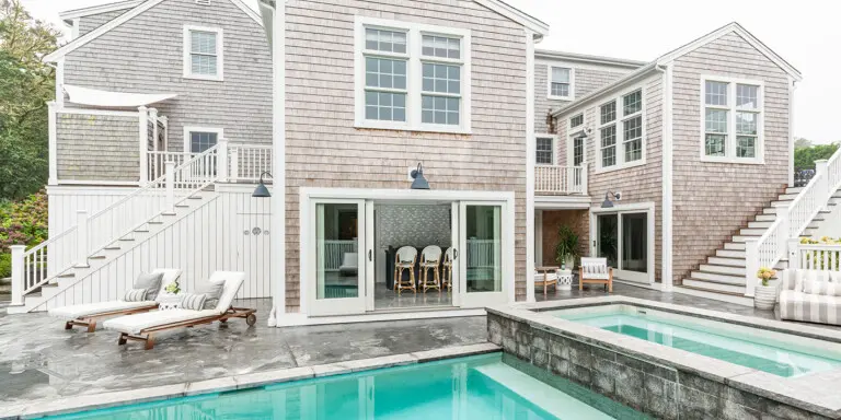 COVER Coastal Retreat Abby Grattan L Ext 1 copy