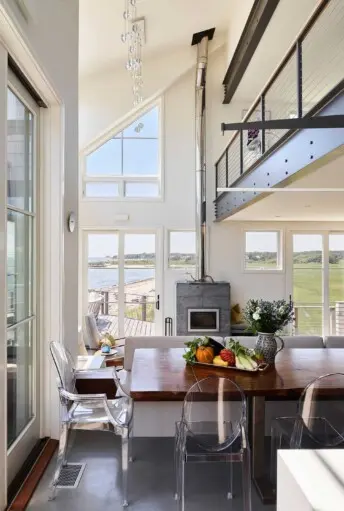 House on the Bluff Vertical Landing Interior Kitchen into Living Space 2022 12 16 124456 udvw