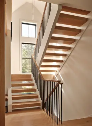 2025 7254 C2 A9 Cutrona LR Crop