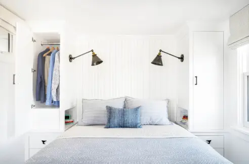 Captain John Hammond Jr House Sabrina Cole Quinn L Int Main House 37 edit