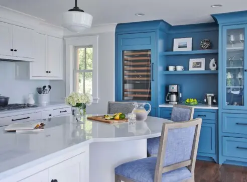 Seaside Elegance Hero Kitchen Island Stove Cabinetry Marble Coffee Bar Family Flow Natural Light Architecture Interior Design Decor Orleans Cape Cod 2022 12 16 124441 kqsa