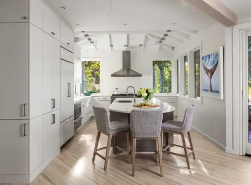 Shadesof White Hero Int26 Editv2 2022 12 16 124557 ewaw