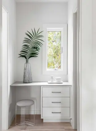 Shadesof White Tall Int12 2022 12 16 124602 umqs