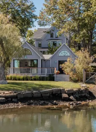 Hammer Heels Tall Backof Studios 2022 12 16 124733 pqar